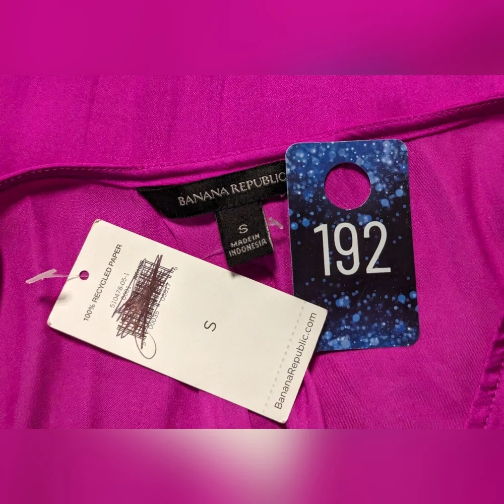 5/$25 Banana Republic Sleeveless Purple Blouse - Picture 6 of 6